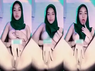 Sarah Jilbab Toket Gede Asik Main Sendirian
